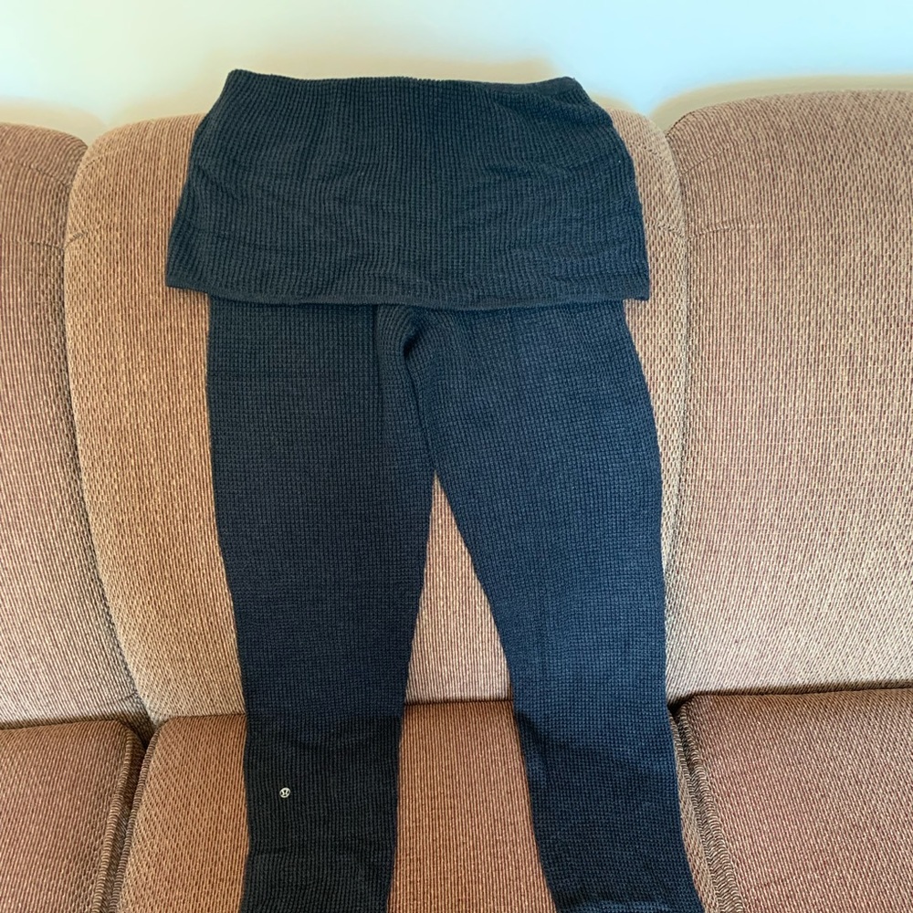 Unique Lululemon knit tights with bum cover.